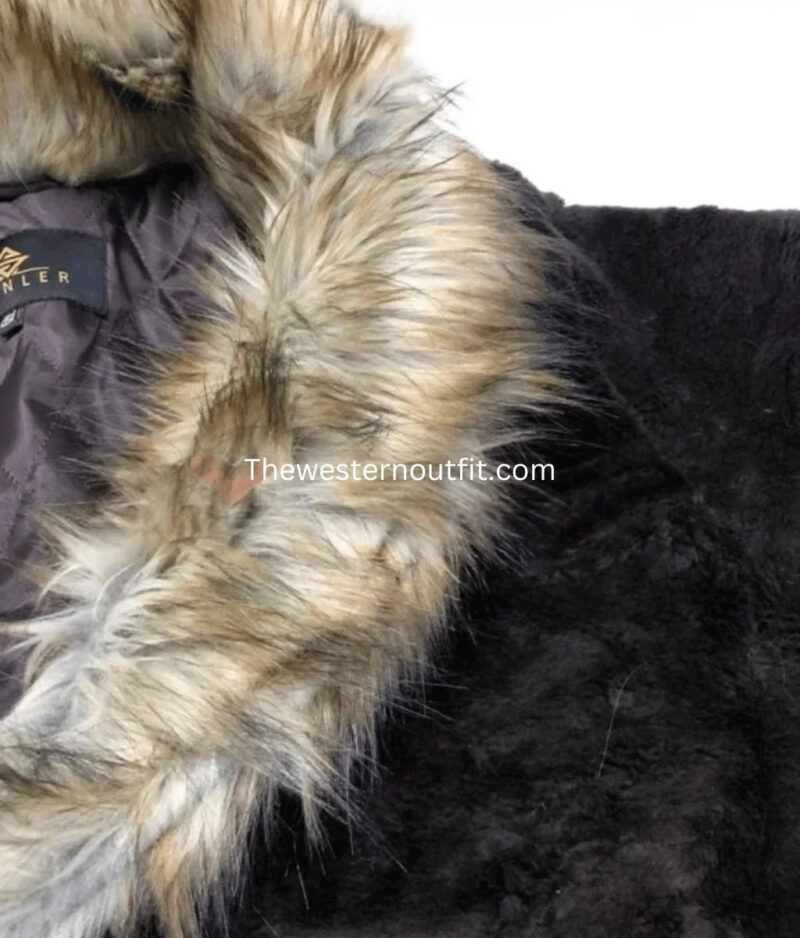 1883 James Dutton Fur Coat Yellowstone Series - Image 5