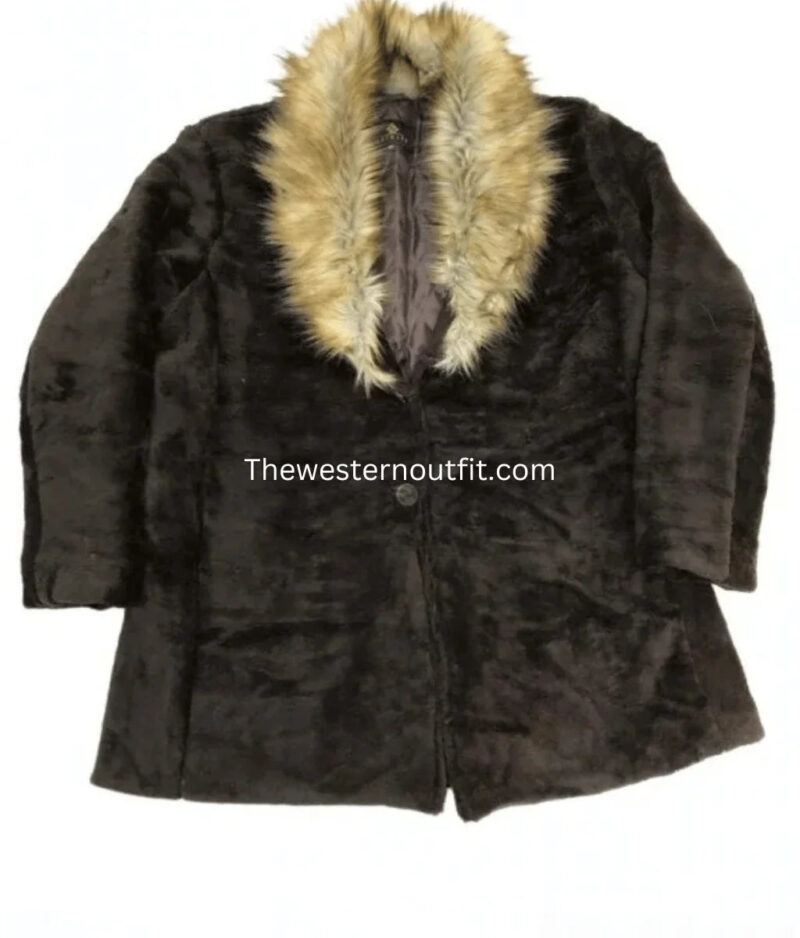 1883 James Dutton Fur Coat Yellowstone Series - Image 2